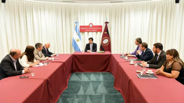 Aún no se sabe qué pasará en Salta con el decreto que prohíbe los familiares en el Gobierno