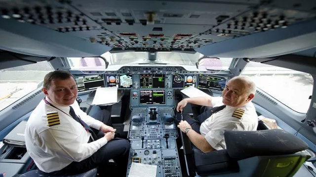 ¿Qué hacer si el piloto de una aerolínea te pide que te bajes de un avión?