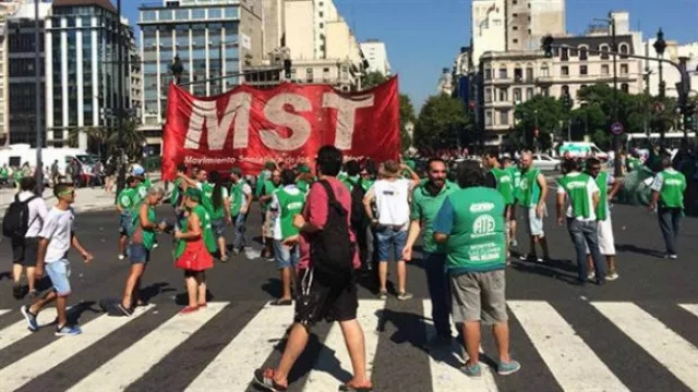 Sobre la crisis que atraviesa el gobierno, opina...