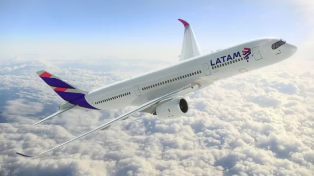 Latam Airlines terceriza servicios en UY: los desvinculados ganarían 30 % menos