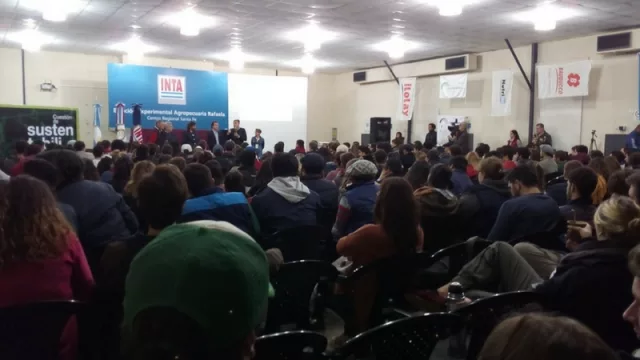 Estudiantes tucumanos premiados en el 18º Seminario de Producción Lechera