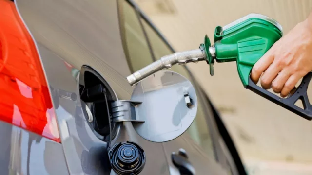 La nafta aumentaría alrededor del 10% luego de las elecciones