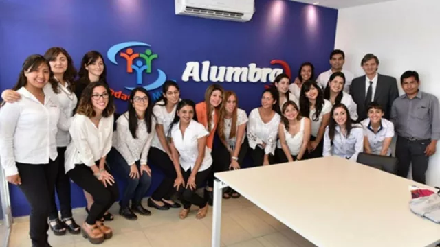 Alumbra: emprendedores acceden a microcréditos aun no estando bancarizados