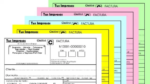 ¿Qué debe controlar una empresa cuando recibe una factura?