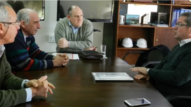 Arandaneros le pidieron a Macri que los trabajadores temporarios sigan cobrando asignaciones