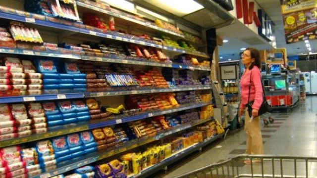 Productores y comerciantes en alerta por la intención de subir impuestos a alimentos no saludables