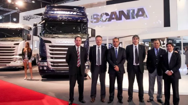 El presidente dialogó con los directivos de Scania, la planta tucumana que exporta al mundo