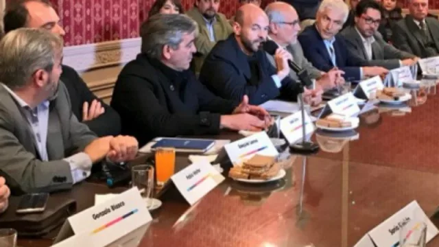 El Ministro de Transporte de la Nación presentó a los productores tucumanos el plan de recuperación de vías del tren Belgrano Cargas