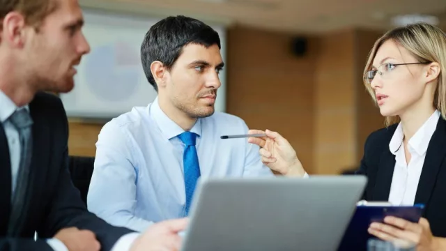 Atención equipos de trabajo: la importancia de la escucha activa