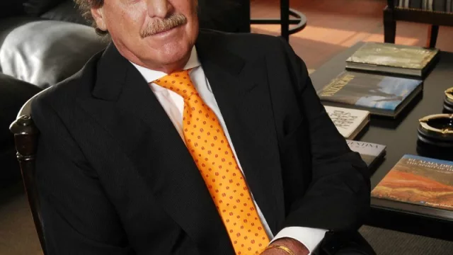 Con un patrimonio de U$S 1.300 M, el dueño del Banco Tucumán es el 7º argentino más rico del mundo