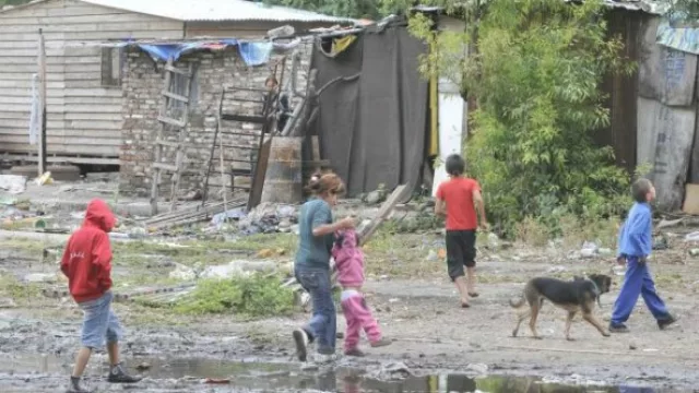 Desde Italia, donde hay pobres, pero se ven pocos