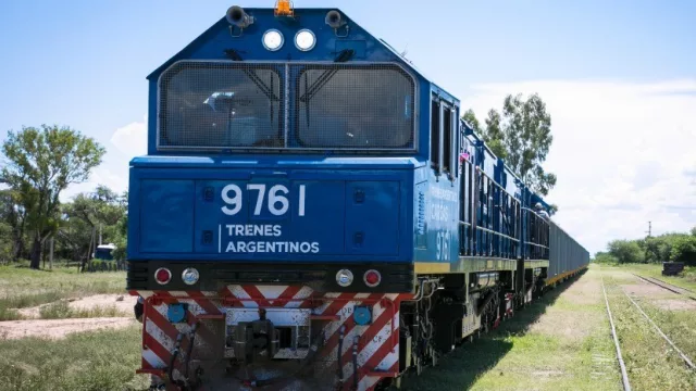 Las locomotoras de la Línea Belgrano pasaron su primera prueba