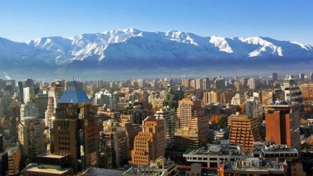 Para viajar a Santiago de Chile (ida y vuelta), ¿qué alternativa elegirías en función de la empresa y su tarifa?