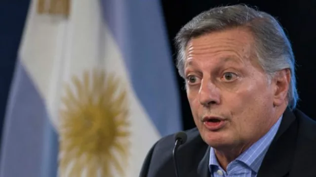 En medio del debate por las nuevas tarifas del gas, Aranguren llega a Salta