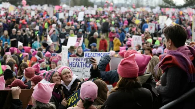 Miami se sumó a la Marcha de las Mujeres con miles de asistentes en el parque Bayfront