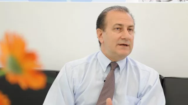 ¿Sabías que… en Argentina se venden 100.000 audífonos al año? (los planes de Widex, alta gama el rubro)