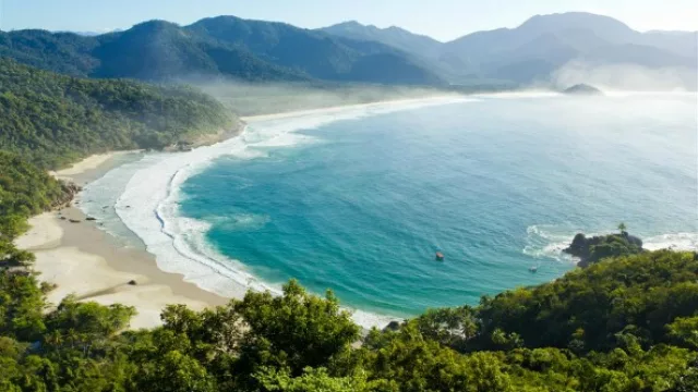 Nuestros corresponsales por el mundo nos hablan de sus playas