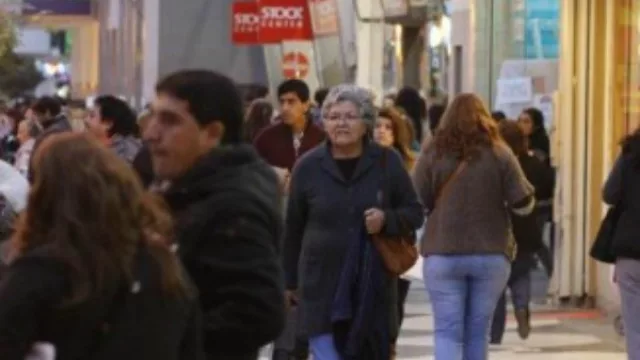 La actividad comercial en Tucumán genera mayor ocupación laboral (figuran más de 172.000 asalariados)