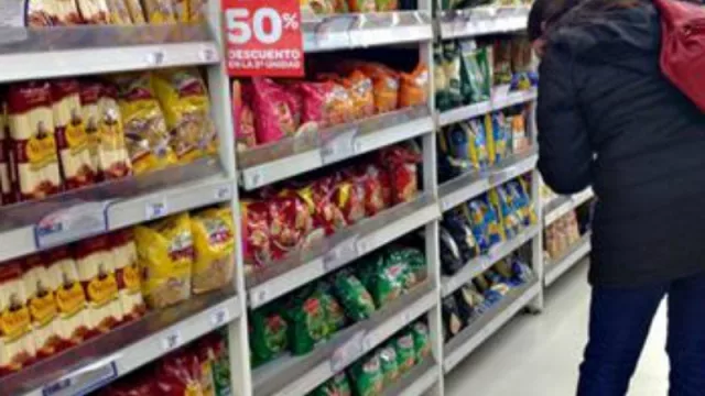 Van ocho meses y el comercio no repunta (La caída de las ventas sigue en picada)