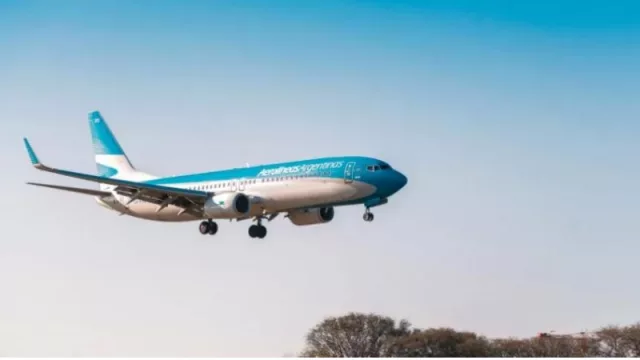 Aerolíneas Argentinas limitó la venta de pasajes desde el exterior para evitar el rulo de usuarios