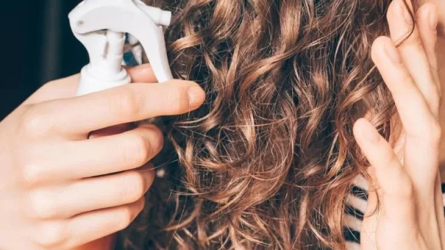 La ANMAT prohibió la comercialización y distribución en todo el país de varios productos para el cabello