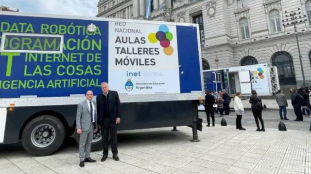 Aulas Talleres Móviles: Tucumán cuenta con 8 unidades que recorren la provincia