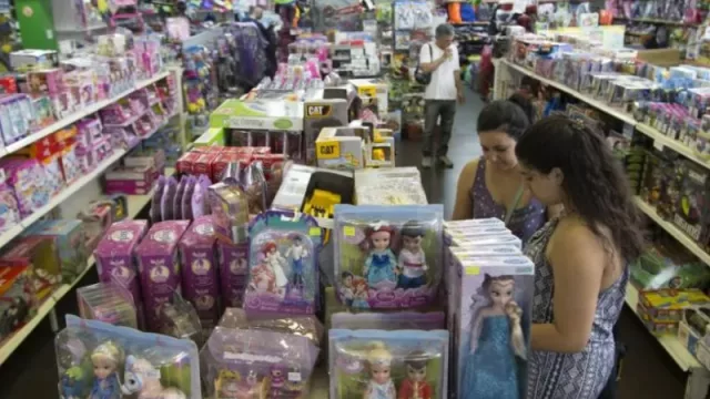Día de la Niñez: ya se registra un 20% menos de ventas y juguetes un 60% más caros