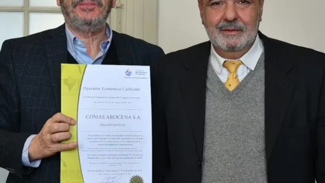 Aduanas reconoció a empresa uruguaya por ayudar en la lucha contra el contrabando, lavado de activos y drogas