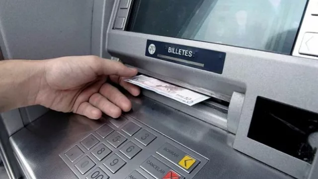 Haberes: inicia el pago del 80% del sueldo de los empleados estatales