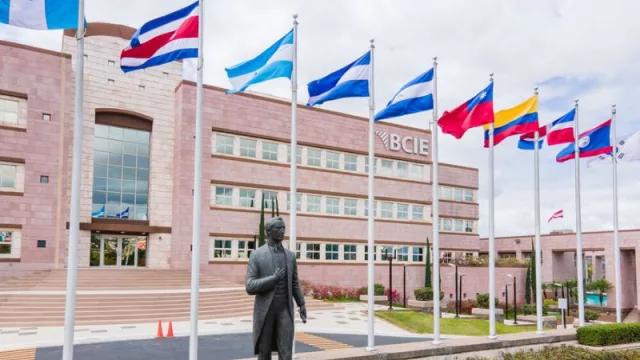 Standard & Poor’s confirma la calificación de riesgo internacional del BCIE en “AA”