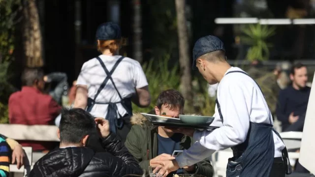 El sector turístico lidera el crecimiento del empleo