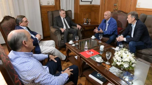 Tucumán ayudará a la empresa Santista por problemas de importación de maquinaria (y la firma anunció que generará 250 puestos de trabajo en Famaillá)