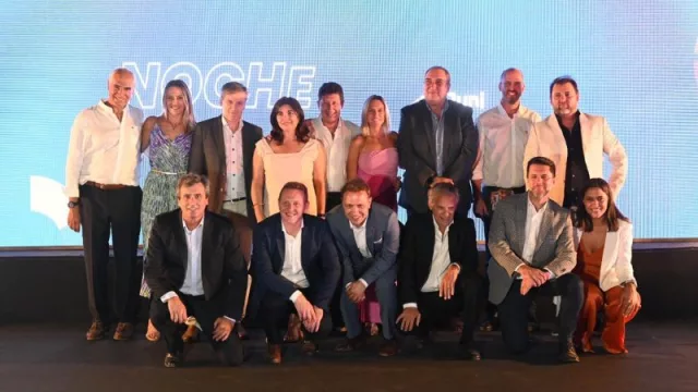 Lo que dejó la Noche de los Héroes de Junior Achievement (el lema: “Potenciando la educación emprendedora, juntos”)