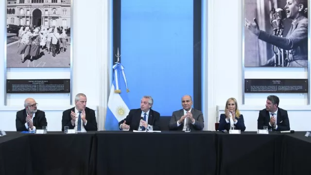 El Gobierno acordó con los gremios un nuevo aumento del salario Mínimo Nacional Docente Garantizado