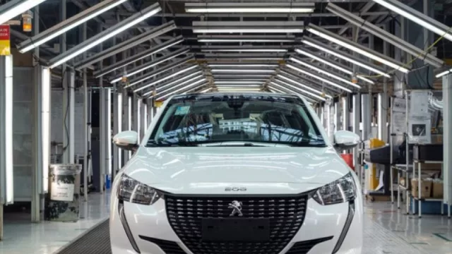 Fiat Cronos y Peugeot 208: precios de los autos más vendidos