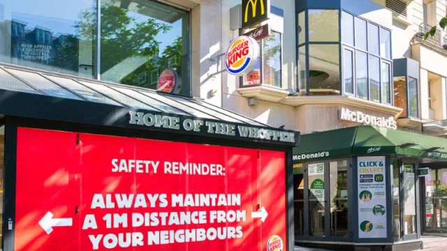 ¿Sabías qué es la teoría de los juegos y el equilibrio de Nash? (por qué McDonald 's, Burger King y Kentucky se ubican casi pegados uno al lado del otro)