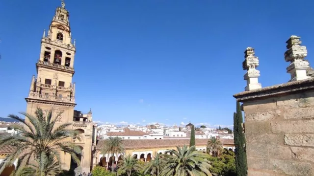 El turismo español contará con una nueva línea ICO de 1.000 millones de euros tras la revisión de los fondos europeos