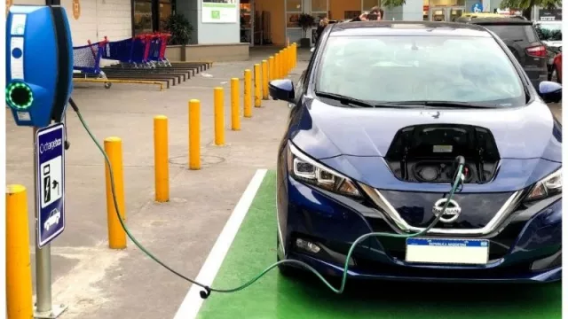 No todos necesitan nafta: en Argentina ya se venden 800 autos híbridos o eléctricos por mes (el 2% del total)