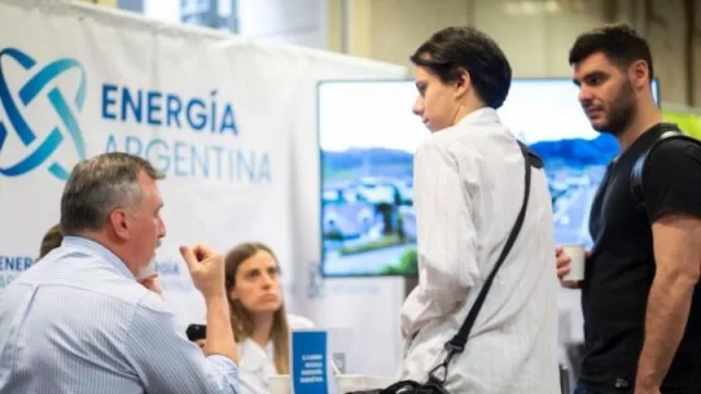 Energía Argentina destaca sus grandes obras en la Expo Fiuba Laboral