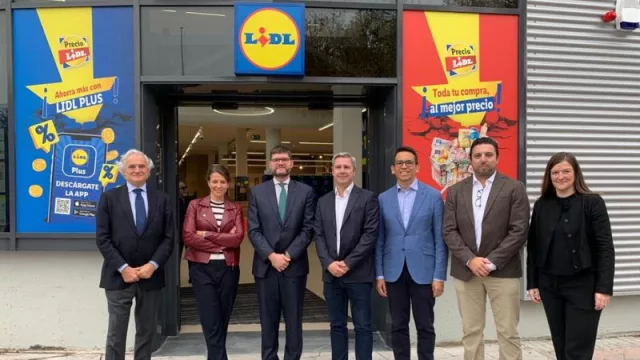 Lidl abre su tienda con la sala de ventas más grande de España (en el distrito de Villaverde de Madrid), tras invertir más de 4 millones de euros