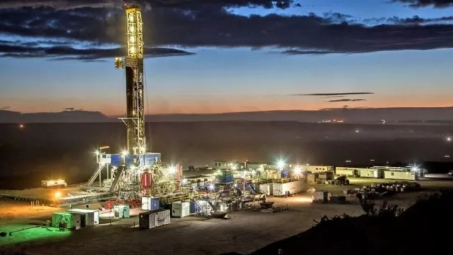 YPF establece nuevo récord en Vaca Muerta con pozo de 5.640 metros de profundidad