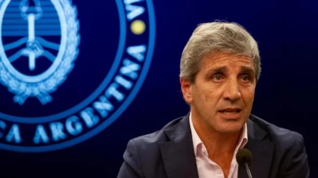 El Gobierno fijará el salario mínimo por decreto: a cuánto se irá en febrero y marzo