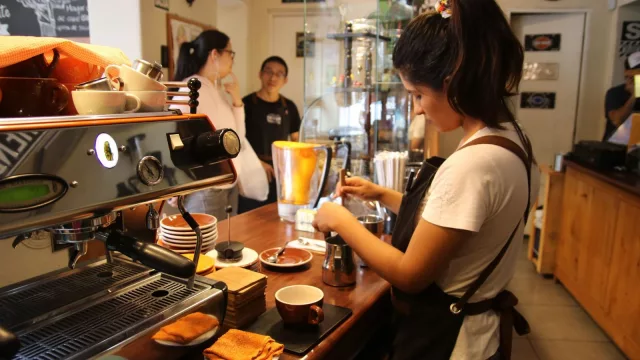 Franquicias prevén menos crecimiento para este año, pero más aperturas low cost