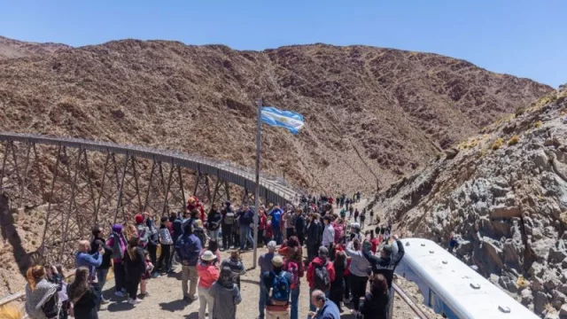 Más de 5.200 turistas viajaron en el Tren a las Nubes durante las dos primeras semanas de julio