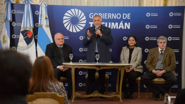 El Gobierno entregó microcréditos a emprendedores tucumanos (también máquinas y herramientas a unidades productivas)