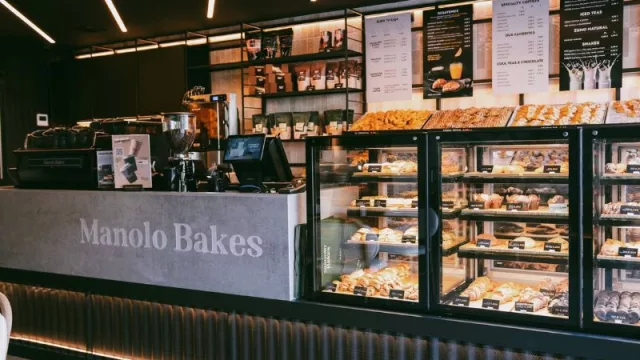 Manolo Bakes alcanza las 50 tiendas con la apertura de un nuevo local en Madrid (en un lugar estratégico por su cercanía al intercambiador de Avenida de América)
