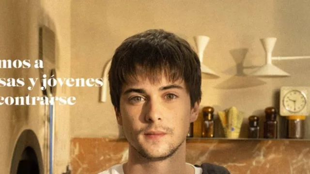 Las empresas buscan resolver problemas y fomentar el trabajo en equipo, mientras los jóvenes valoran el crecimiento personal y profesional