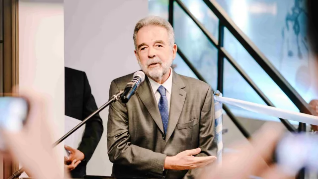 Medicina privada al límite: desregulación, éxodo de afiliados (y un 2025 lleno de incertidumbre)