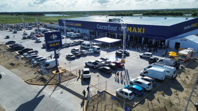 Carrefour se prepara para la temporada de verano e inaugura una nueva sucursal MAXI en Madariaga