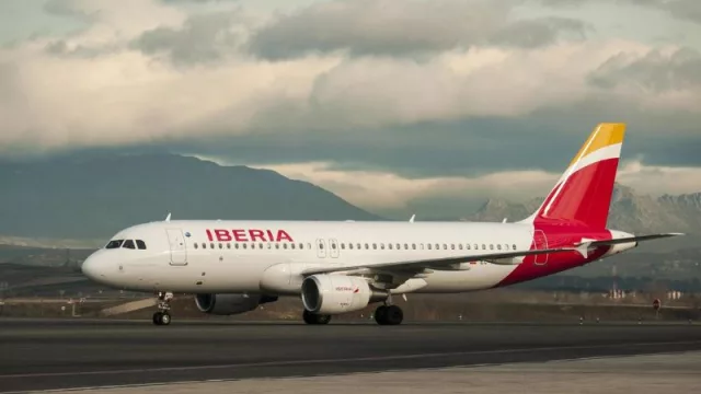Iberia lanza su campaña de precios con billetes desde 24 euros para viajar hasta junio de 2025